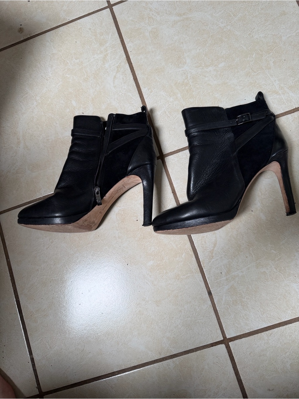 Antonio Melani 8.5 Black Leather Ankle Boots